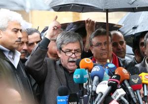 Hanna Gharib and Nehmeh Mahfoud. Source: The Daily Star, Mohammad Azakir